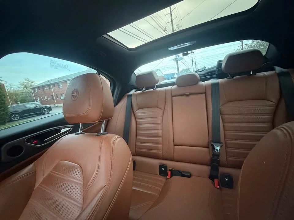 2020 Alfa Romeo Giulia - Image 5 of 10