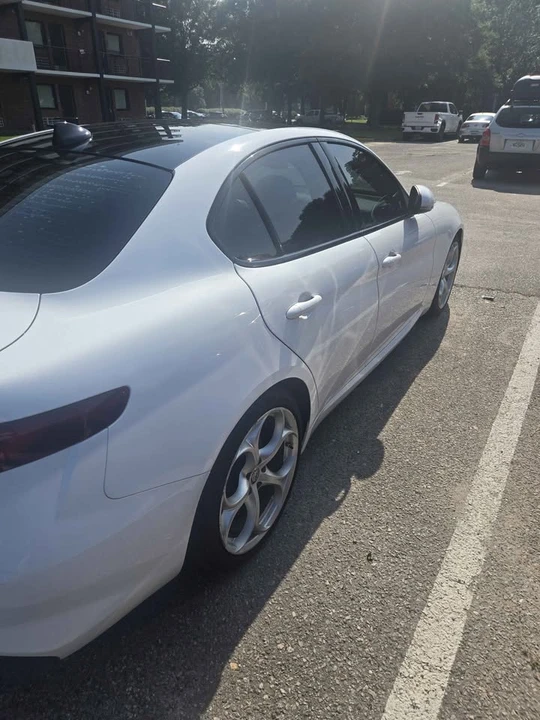 2020 Alfa Romeo Giulia - Image 4 of 10