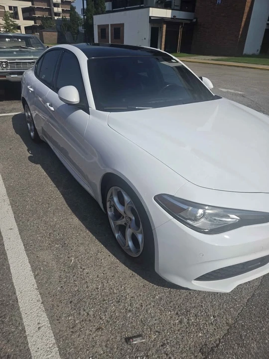 2020 Alfa Romeo Giulia - Image 5 of 10