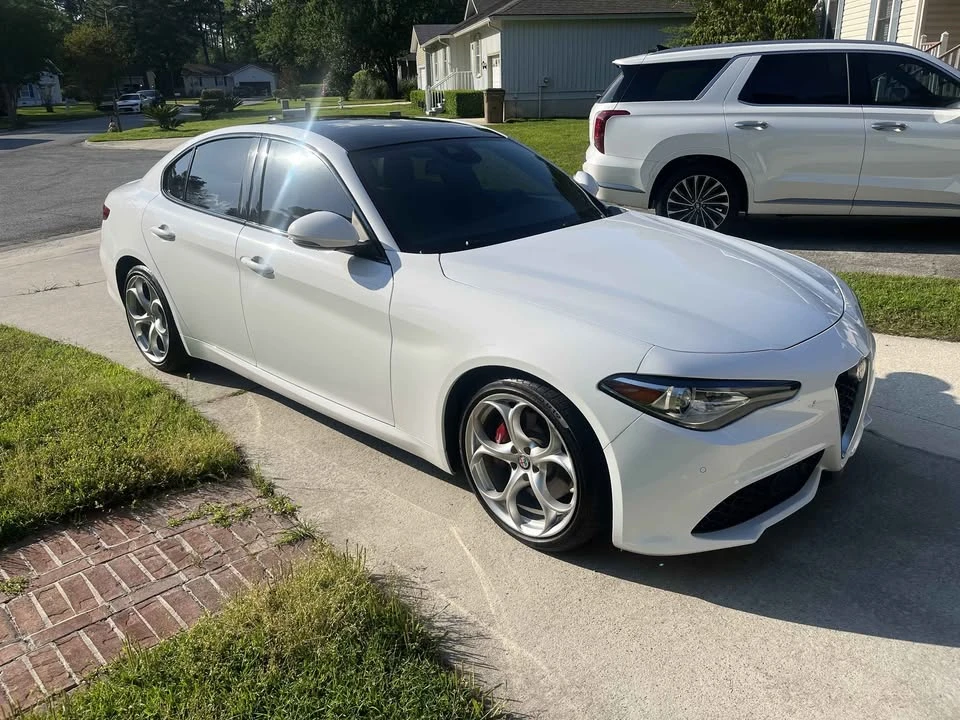 2020 Alfa Romeo Giulia - Image 10 of 10