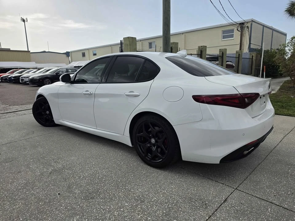 2020 Alfa Romeo Giulia - Image 8 of 18