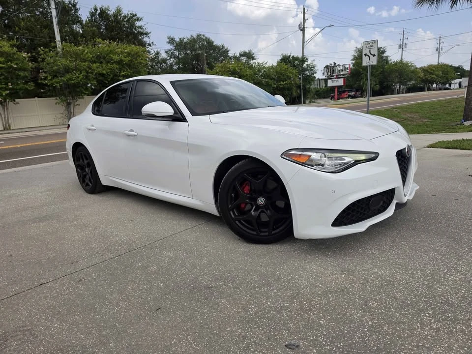 2020 Alfa Romeo Giulia - Image 4 of 18