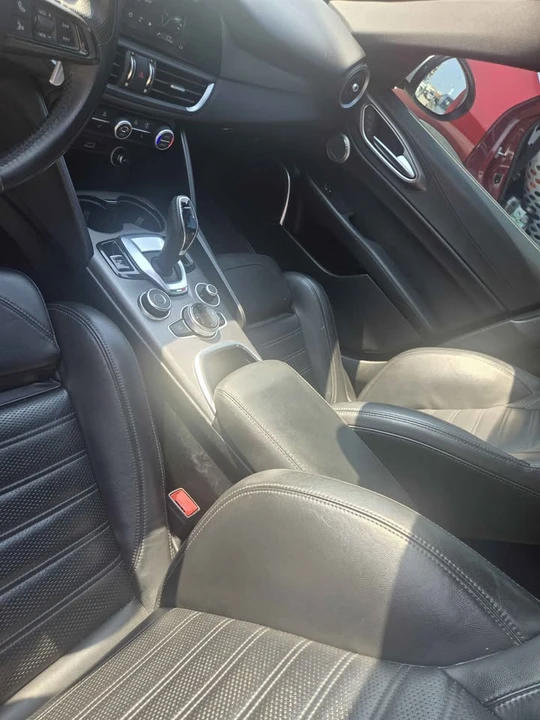 2020 Alfa Romeo Giulia - Image 8 of 10