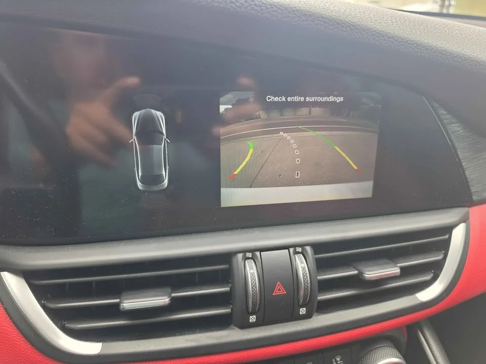 2020 Alfa Romeo Giulia - Image 16 of 18