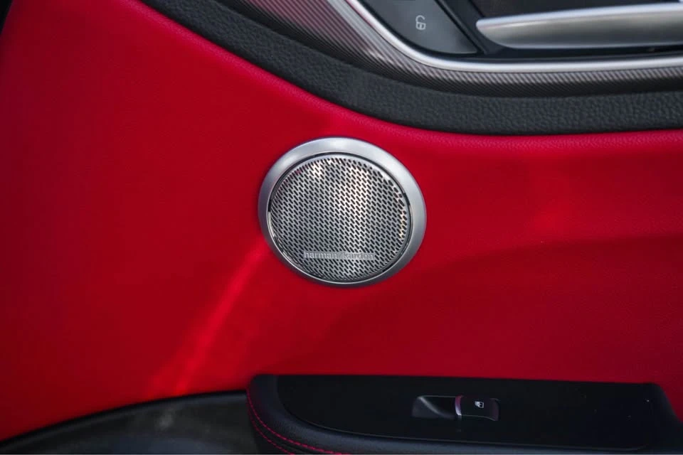 2020 Alfa Romeo Giulia - Image 14 of 17