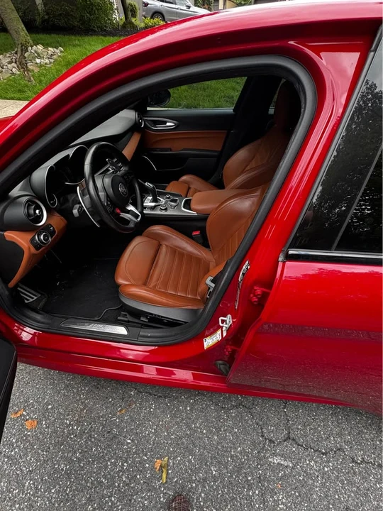 2020 Alfa Romeo Giulia - Image 5 of 8