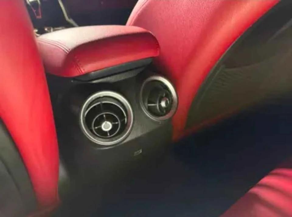 2020 Alfa Romeo Giulia - Image 15 of 17