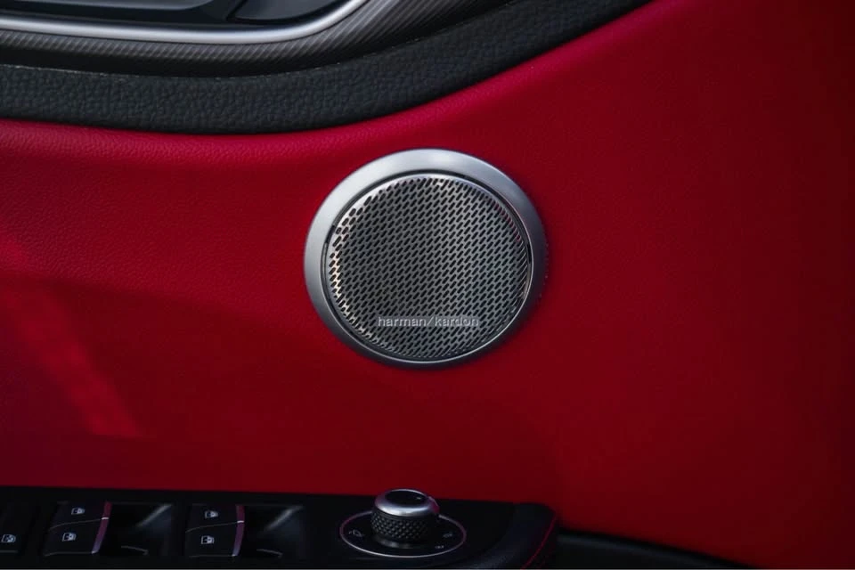 2020 Alfa Romeo Giulia - Image 8 of 17