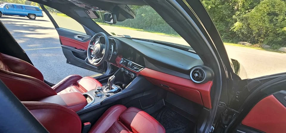 2020 Alfa Romeo Giulia - Image 17 of 17