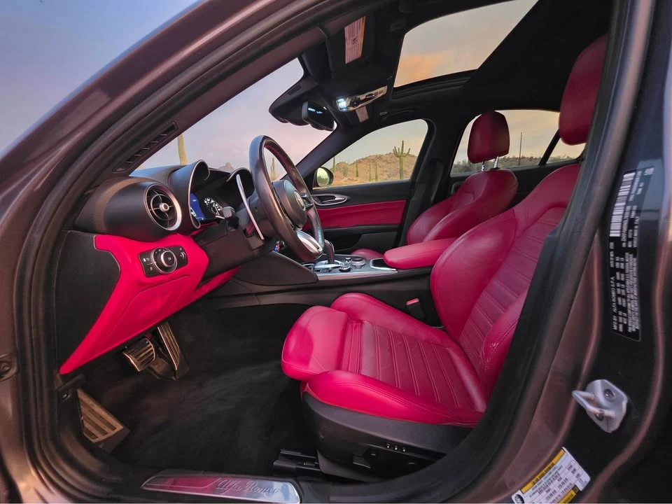 2020 Alfa Romeo Giulia - Image 10 of 17