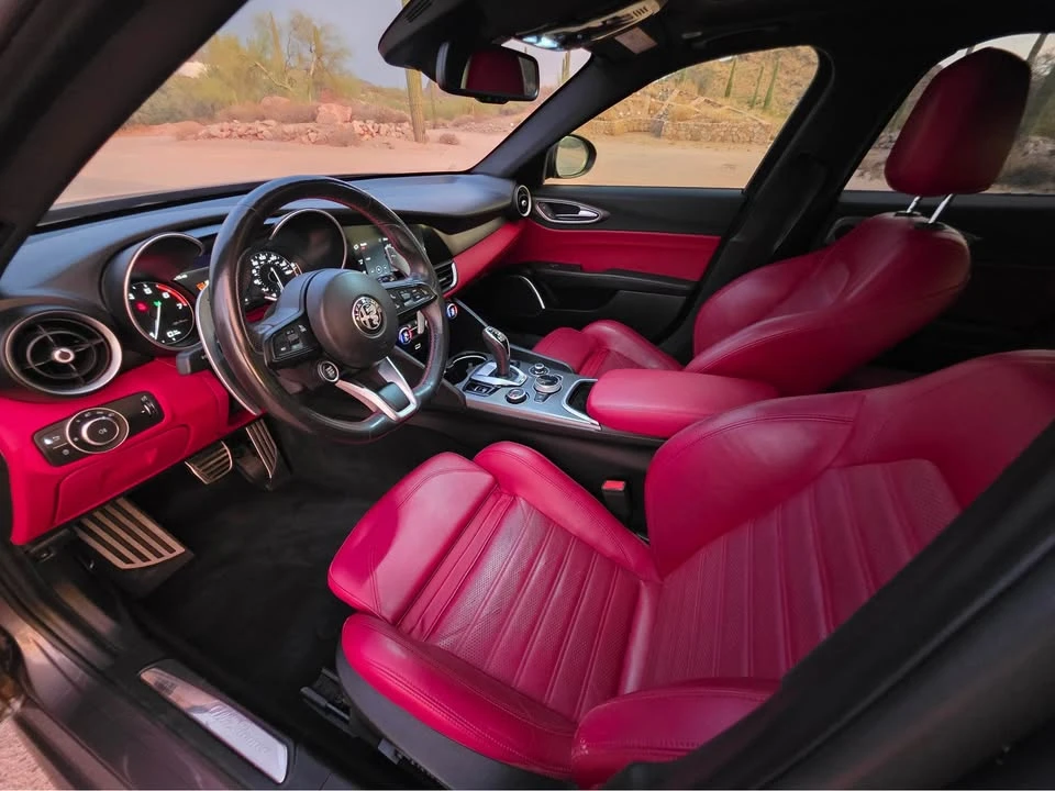 2020 Alfa Romeo Giulia - Image 11 of 17