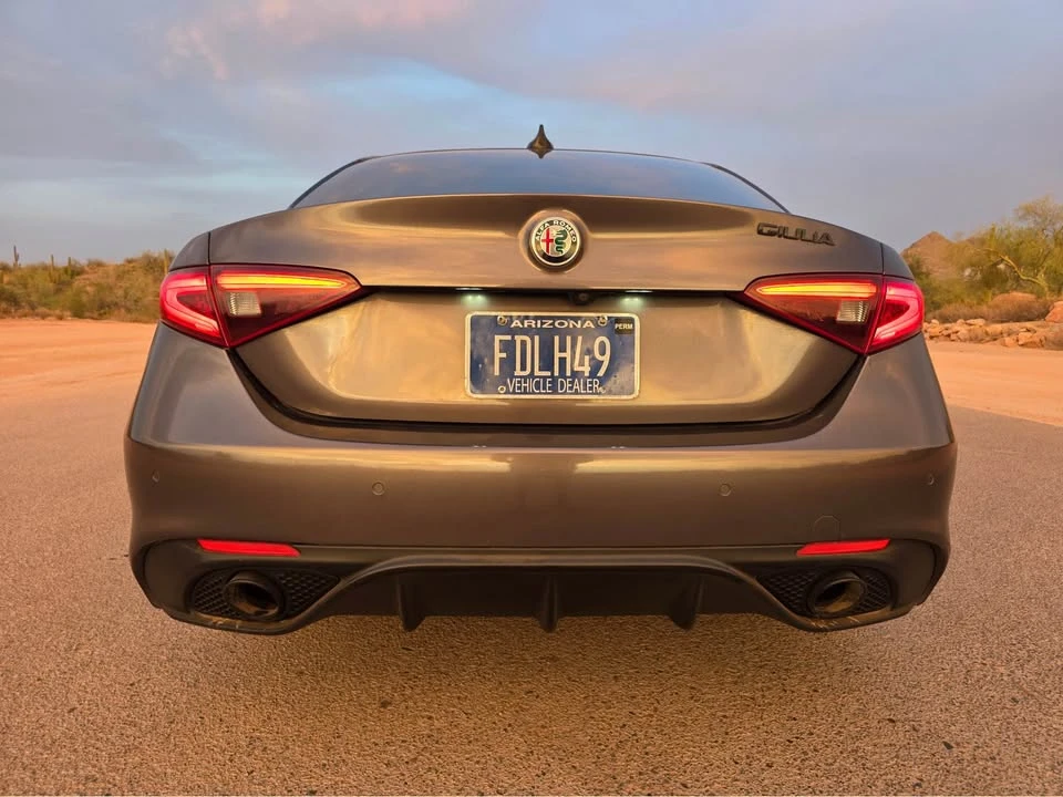 2020 Alfa Romeo Giulia - Image 15 of 16