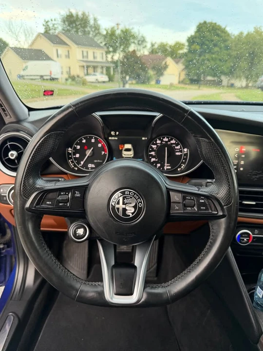2020 Alfa Romeo Giulia - Image 10 of 16