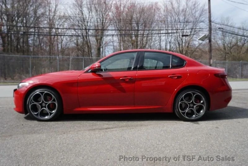 2020 Alfa Romeo Giulia - Image 5 of 12