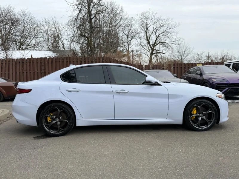 2020 Alfa Romeo Giulia - Image 4 of 12