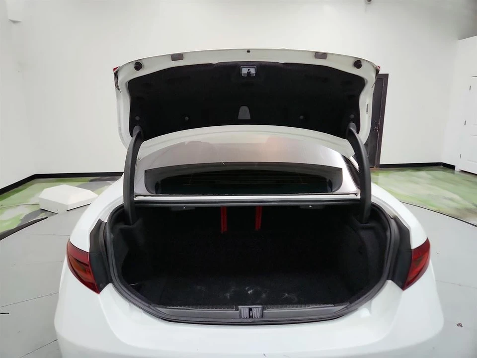 2020 Alfa Romeo Giulia - Image 28 of 31