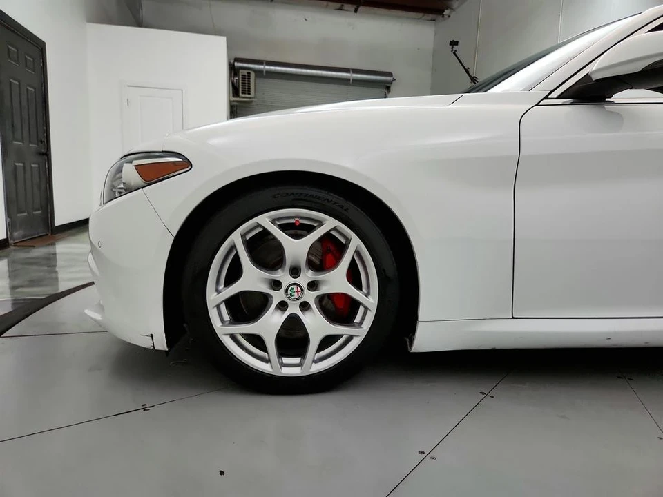 2020 Alfa Romeo Giulia - Image 29 of 31