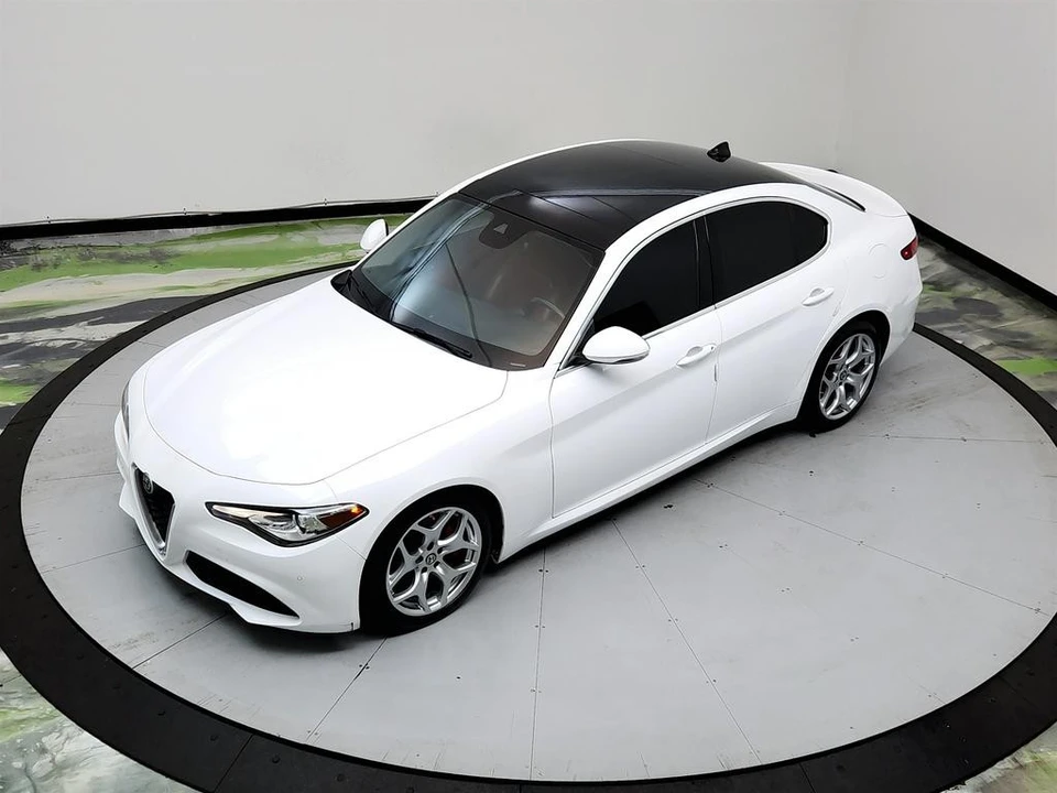 2020 Alfa Romeo Giulia - Image 31 of 31