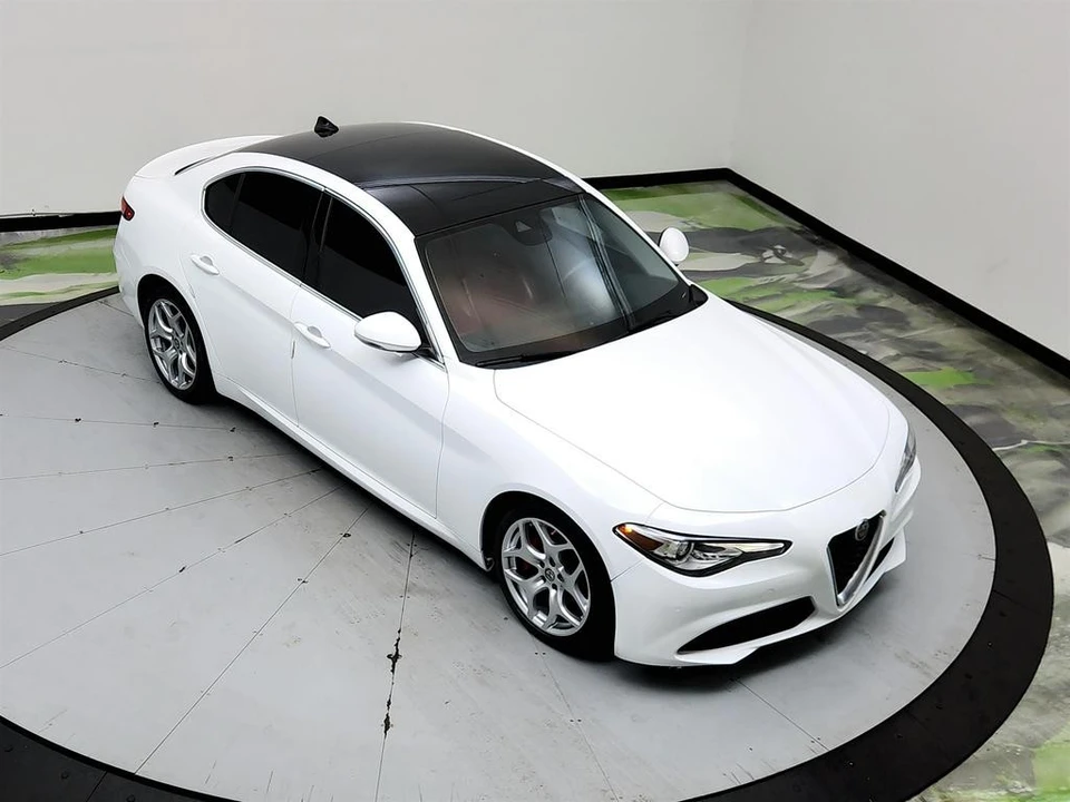 2020 Alfa Romeo Giulia - Image 31 of 31