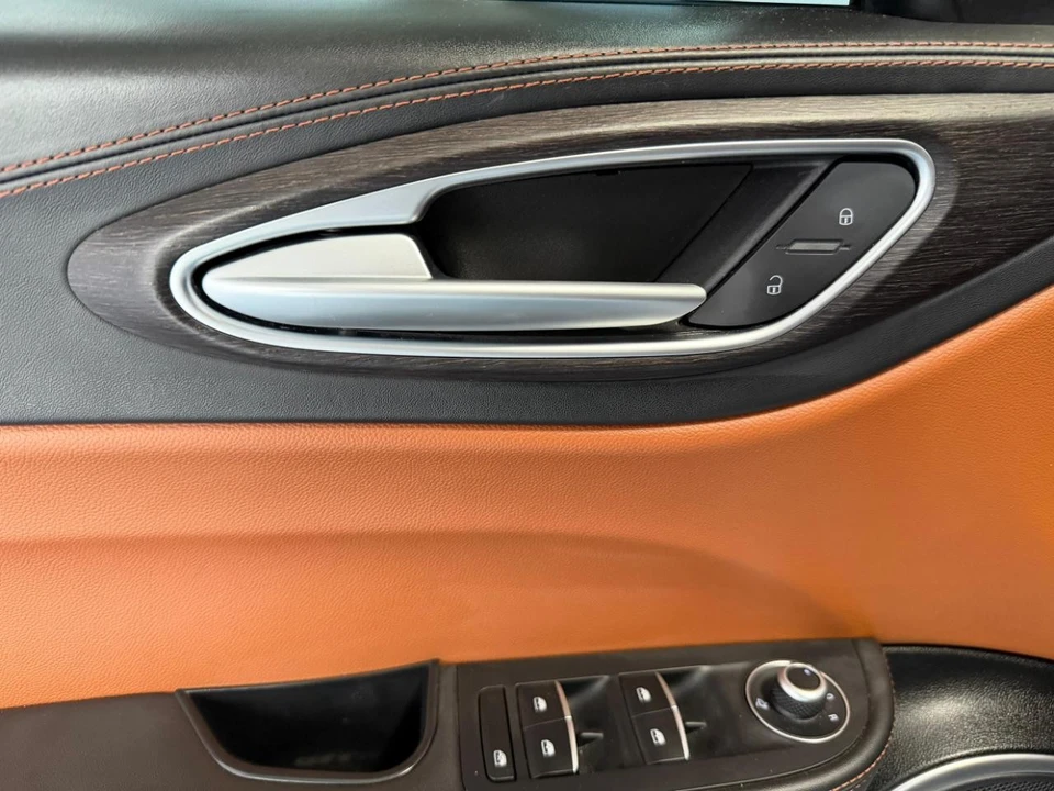 2020 Alfa Romeo Giulia - Image 12 of 31
