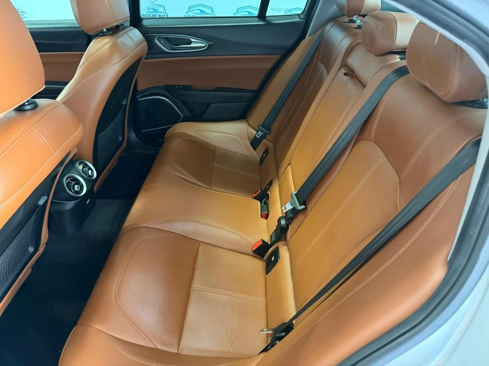 2020 Alfa Romeo Giulia - Image 20 of 31