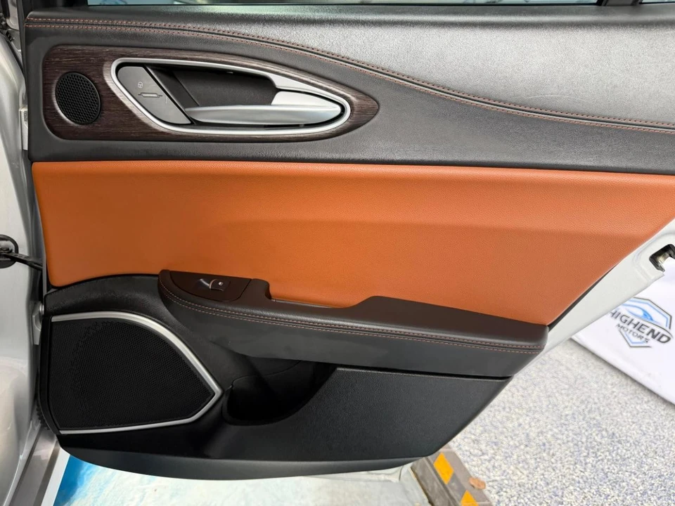 2020 Alfa Romeo Giulia - Image 22 of 31