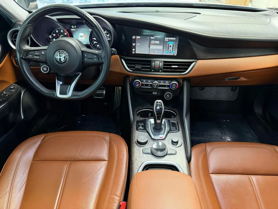 2020 Alfa Romeo Giulia - Image 29 of 31