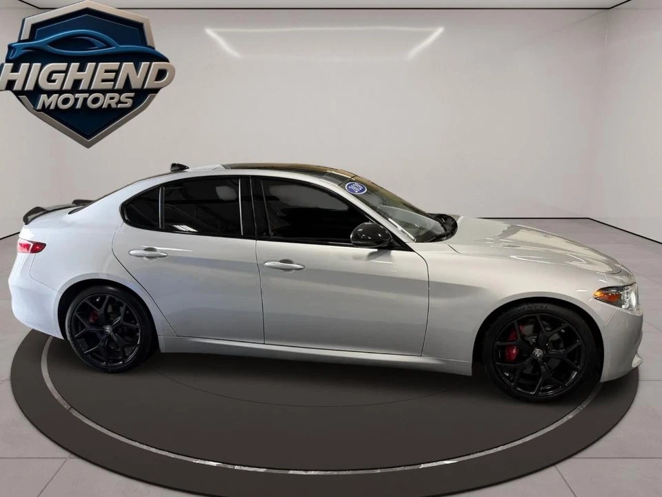 2020 Alfa Romeo Giulia - Image 7 of 31