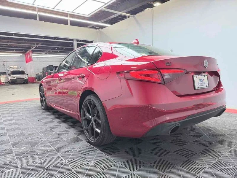 2020 Alfa Romeo Giulia - Image 4 of 12