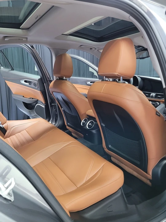 2020 Alfa Romeo Giulia - Image 4 of 12