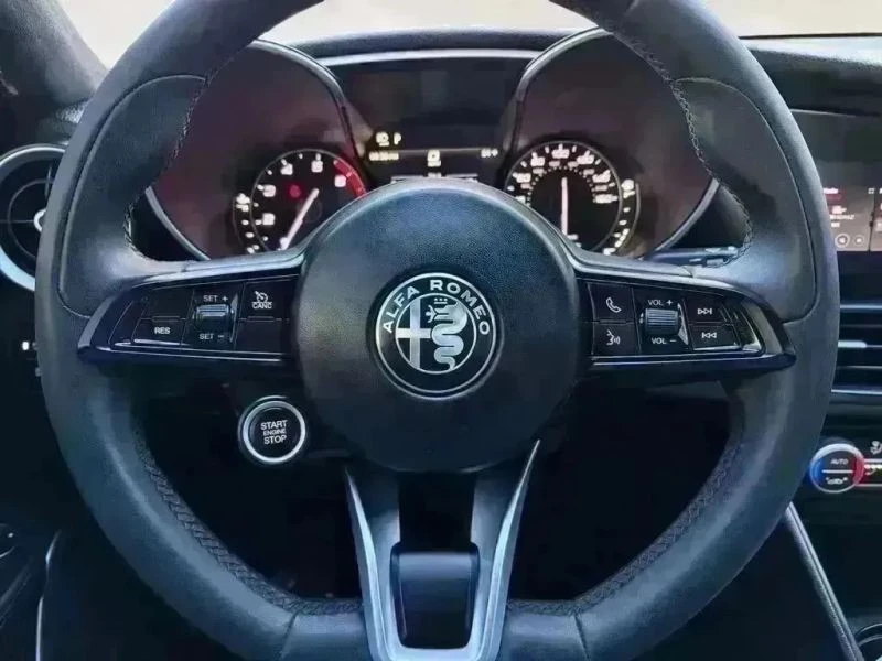 2020 Alfa Romeo Giulia - Image 12 of 12