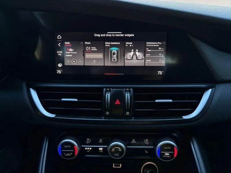 2020 Alfa Romeo Giulia - Image 5 of 12