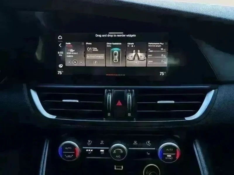 2020 Alfa Romeo Giulia - Image 11 of 12
