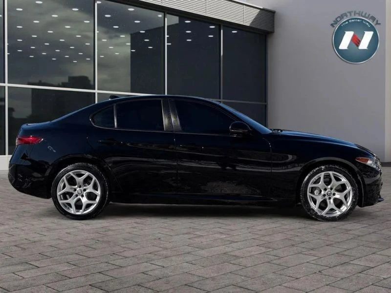 2020 Alfa Romeo Giulia - Image 8 of 12