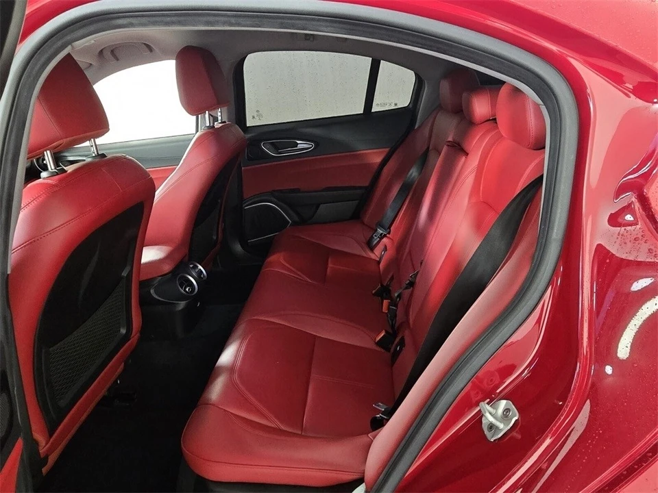 2020 Alfa Romeo Giulia - Image 8 of 12