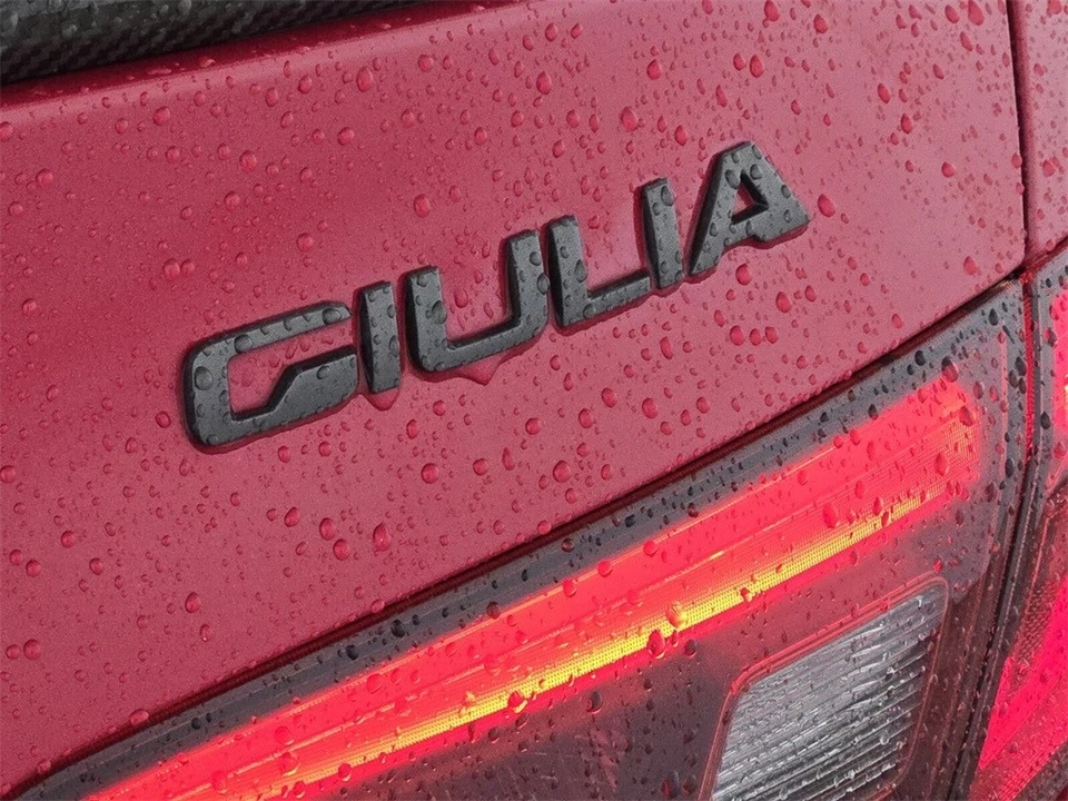 2020 Alfa Romeo Giulia - Image 10 of 12