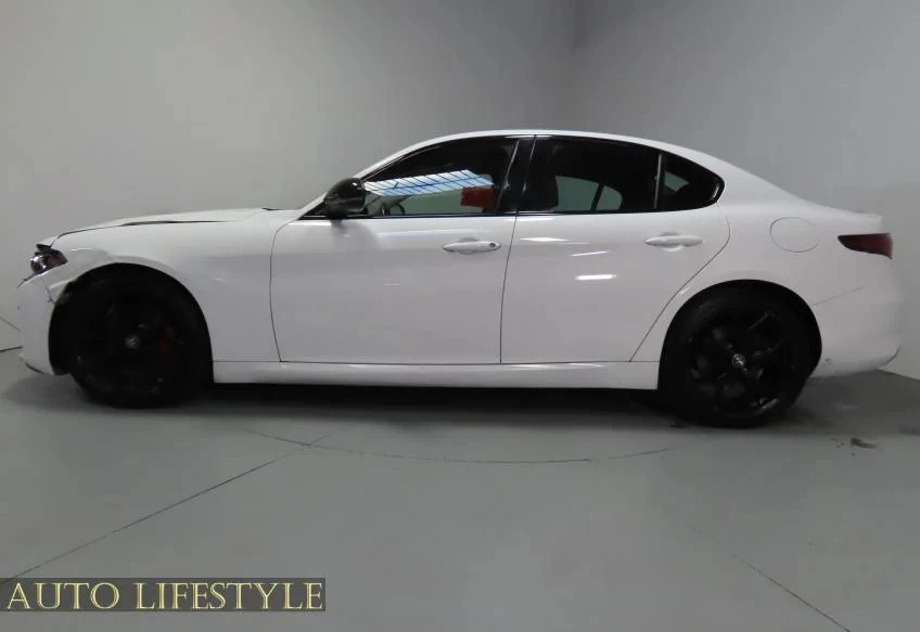 2020 Alfa Romeo Giulia - Image 5 of 21
