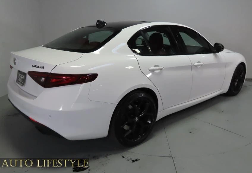 2020 Alfa Romeo Giulia - Image 9 of 21