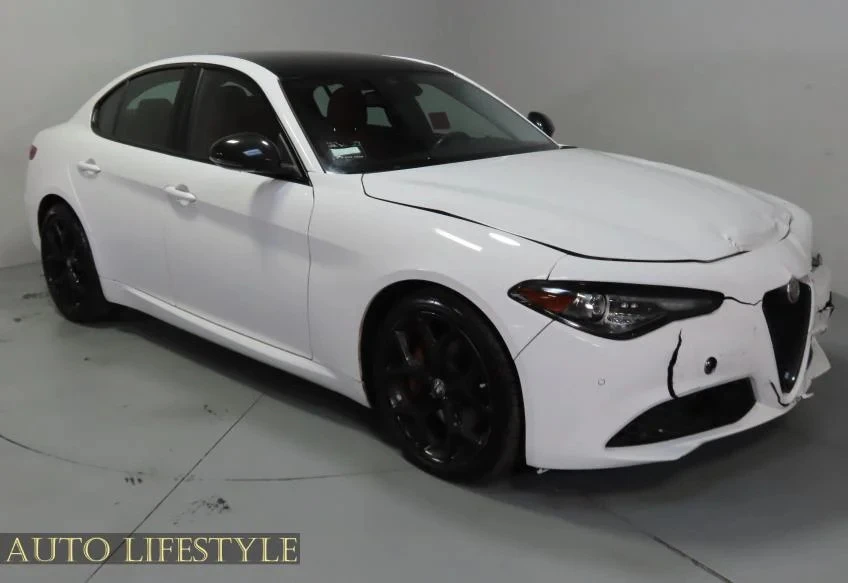 2020 Alfa Romeo Giulia - Image 2 of 21
