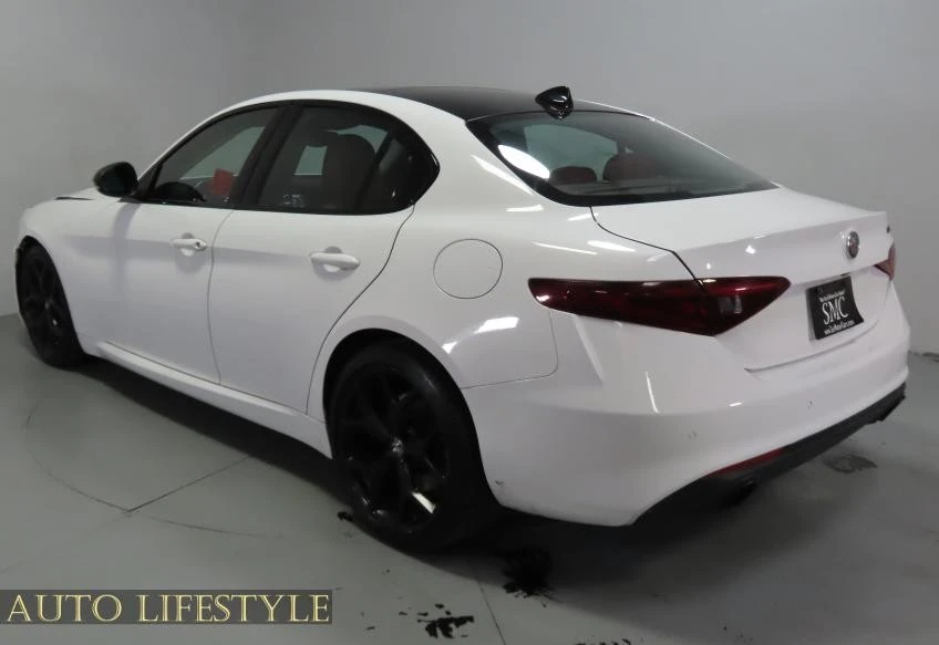 2020 Alfa Romeo Giulia - Image 10 of 21