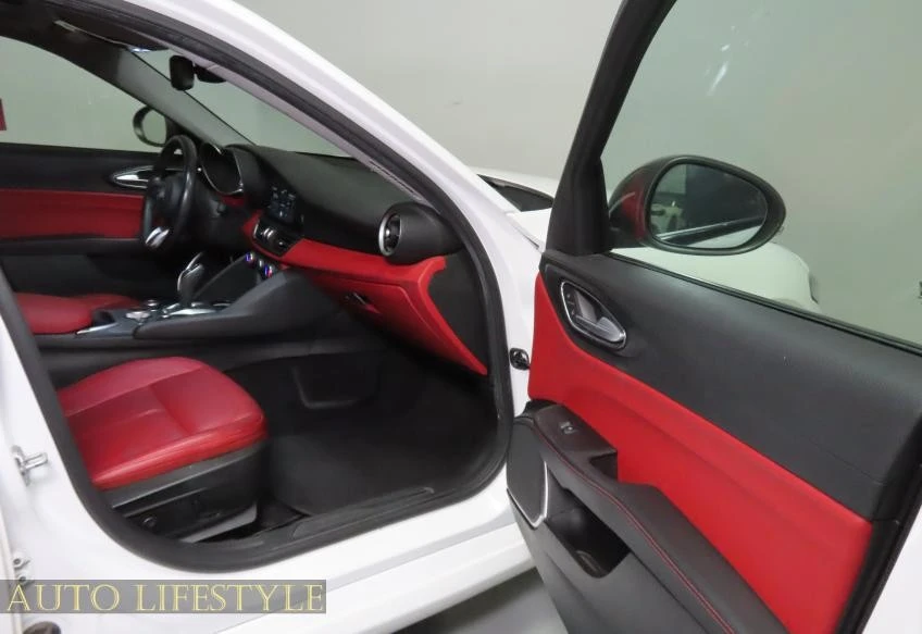 2020 Alfa Romeo Giulia - Image 21 of 21