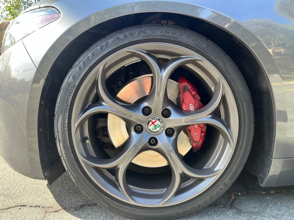 2020 Alfa Romeo Giulia - Image 28 of 31