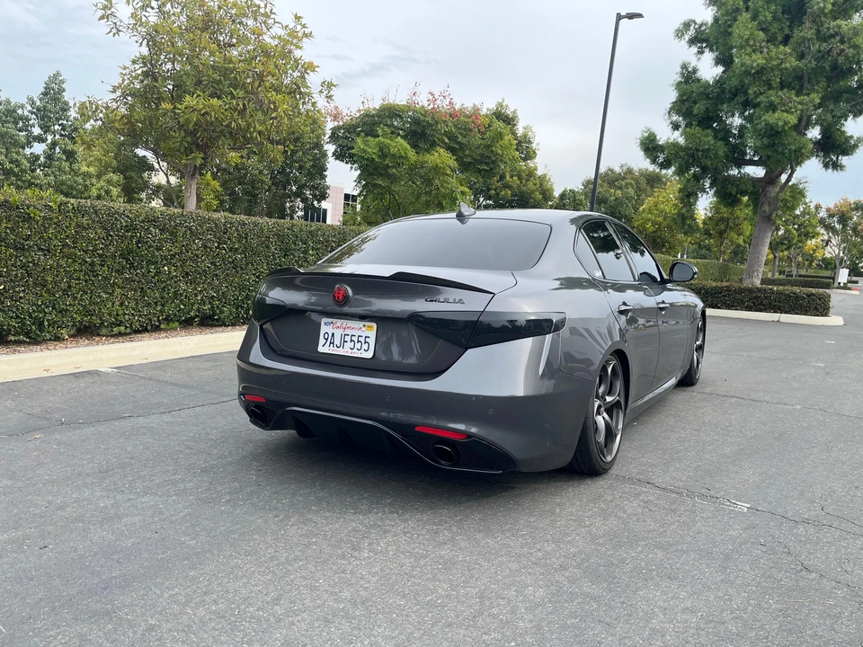 2020 Alfa Romeo Giulia - Image 17 of 31