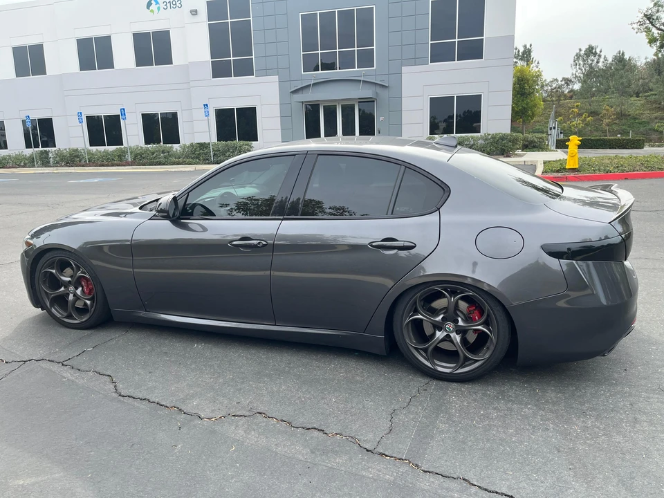 2020 Alfa Romeo Giulia - Image 11 of 31
