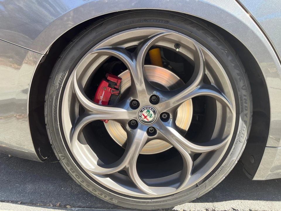 2020 Alfa Romeo Giulia - Image 30 of 31