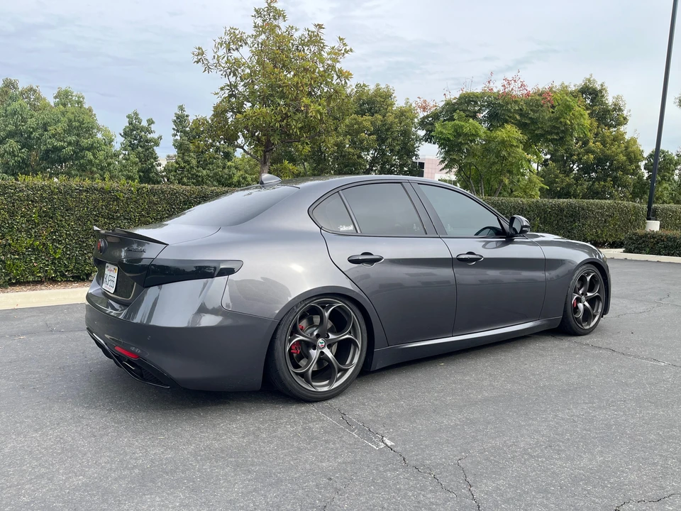 2020 Alfa Romeo Giulia - Image 18 of 31