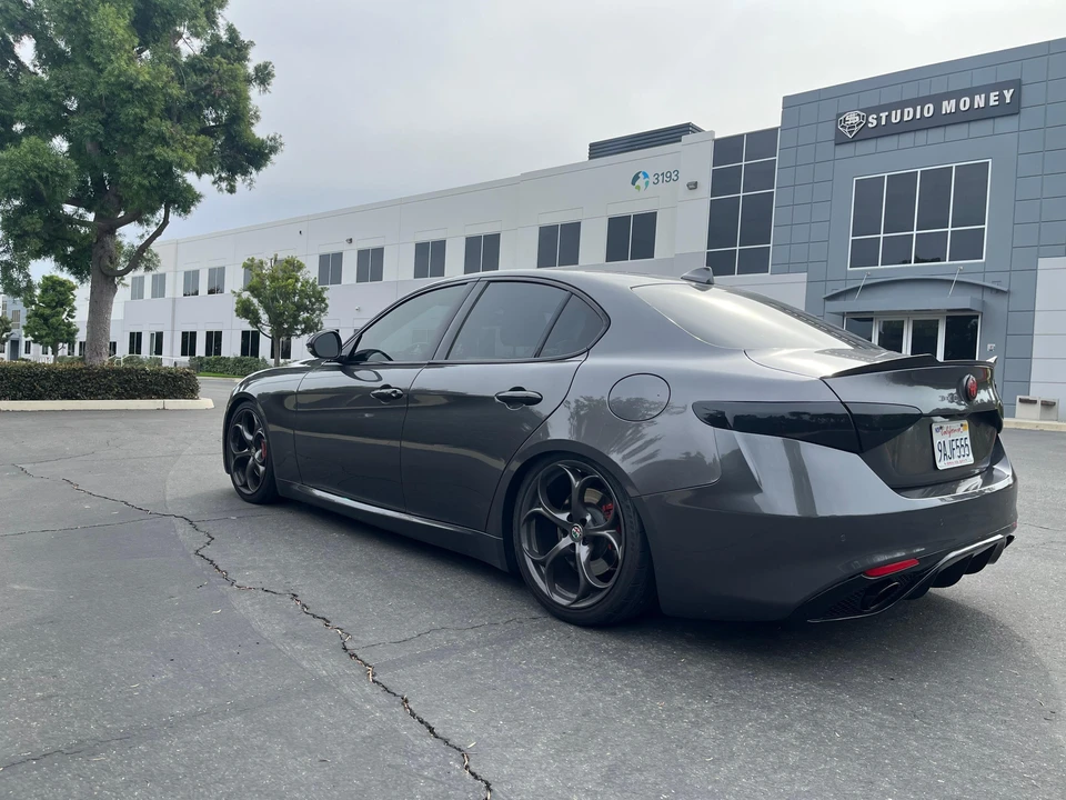 2020 Alfa Romeo Giulia - Image 13 of 31