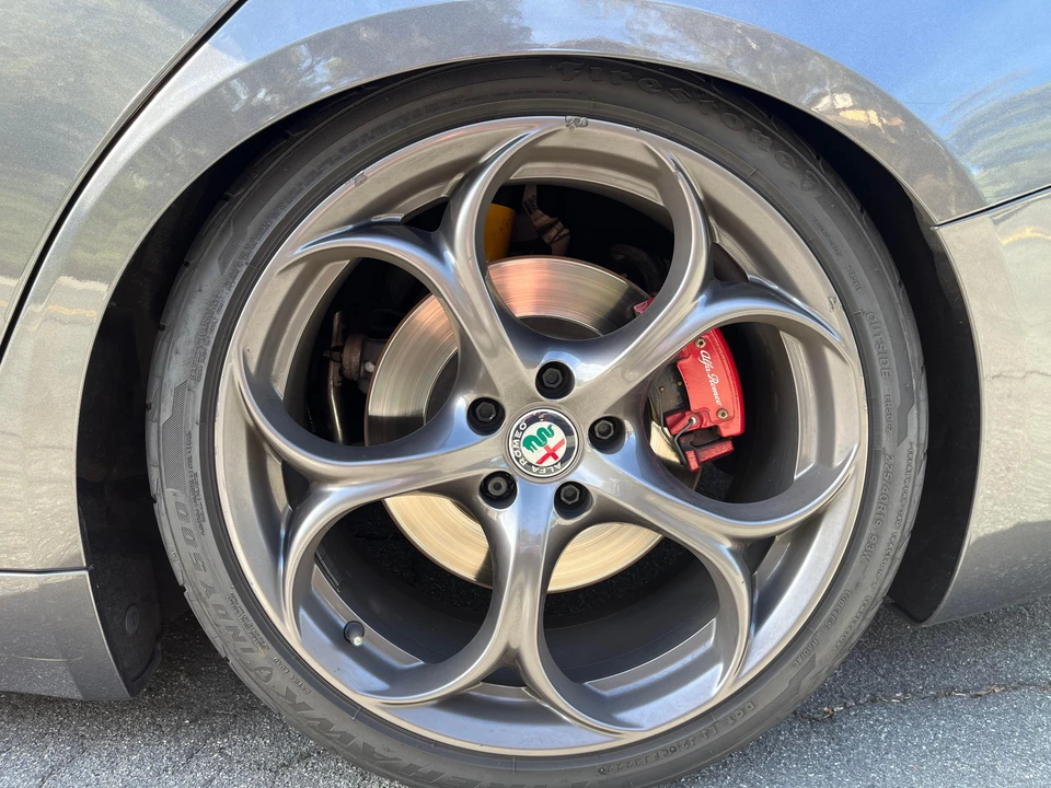 2020 Alfa Romeo Giulia - Image 29 of 31