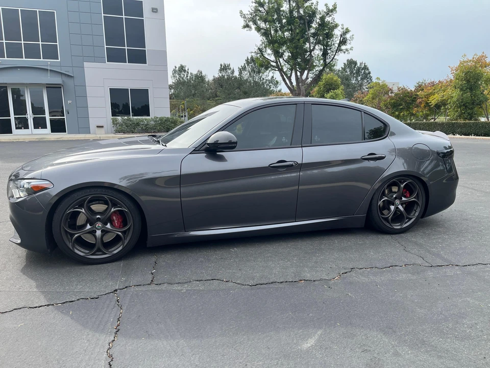 2020 Alfa Romeo Giulia - Image 10 of 31