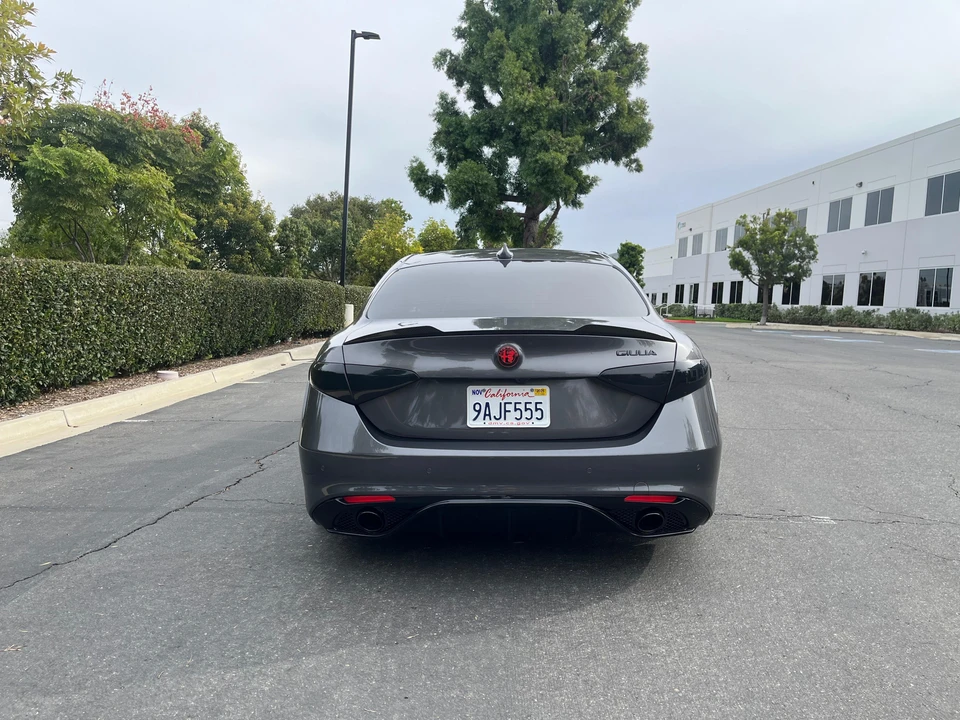 2020 Alfa Romeo Giulia - Image 16 of 31